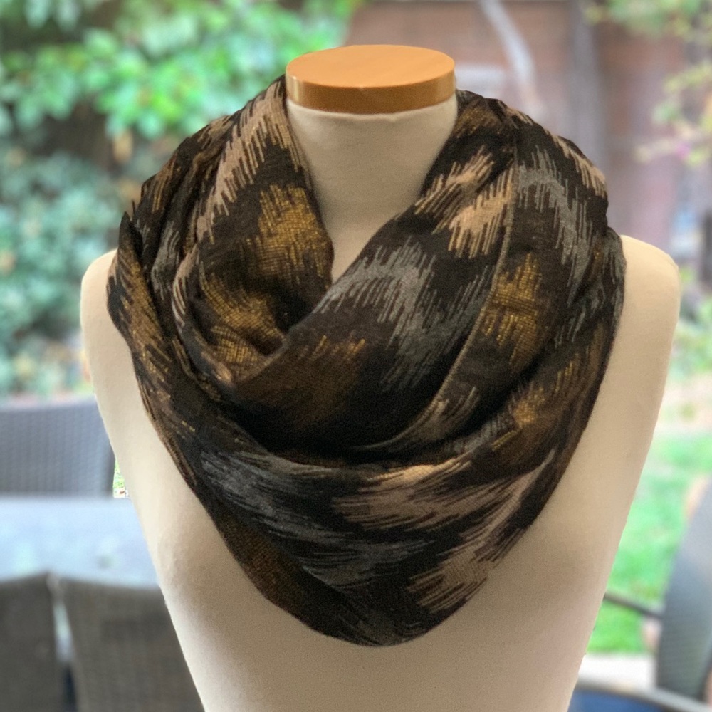 Cejon Infinity Scarf - Picture 2 of 5